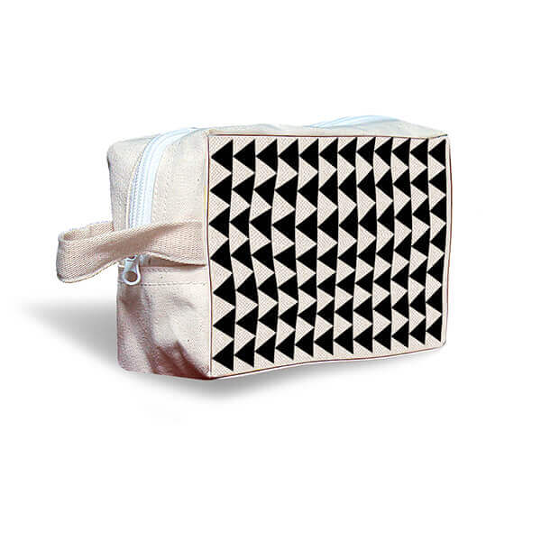 Triangle-Pattern-Canvas-Cosmetic-Box-Pouch-1